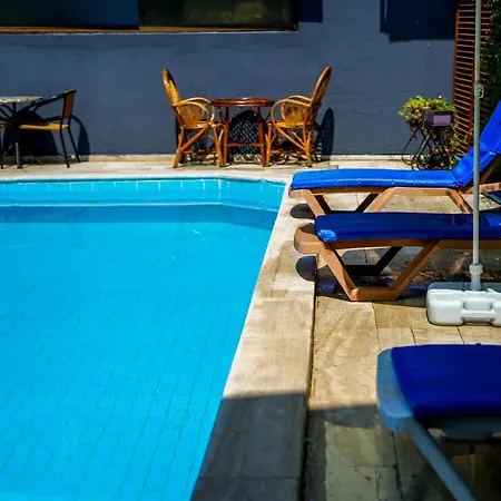 Four Seasons Hotell 2*