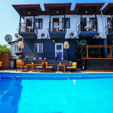 Hotell Four Seasons 2*