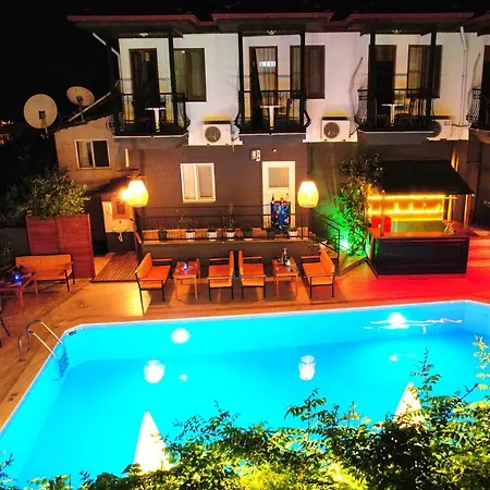 Four Seasons Otel 2*