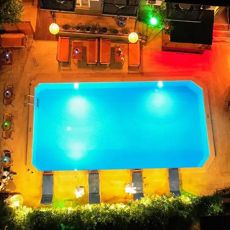 Ξενοδοχείο Four Seasons 2*