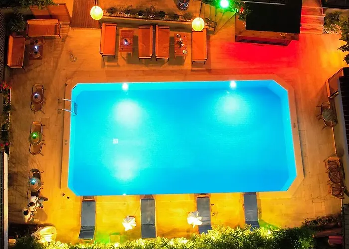 Hotel Four Seasons 2*